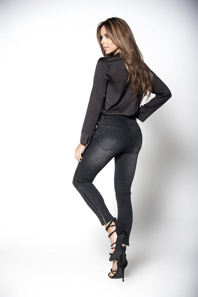 Butt Lifting Jeans with Satin Detail